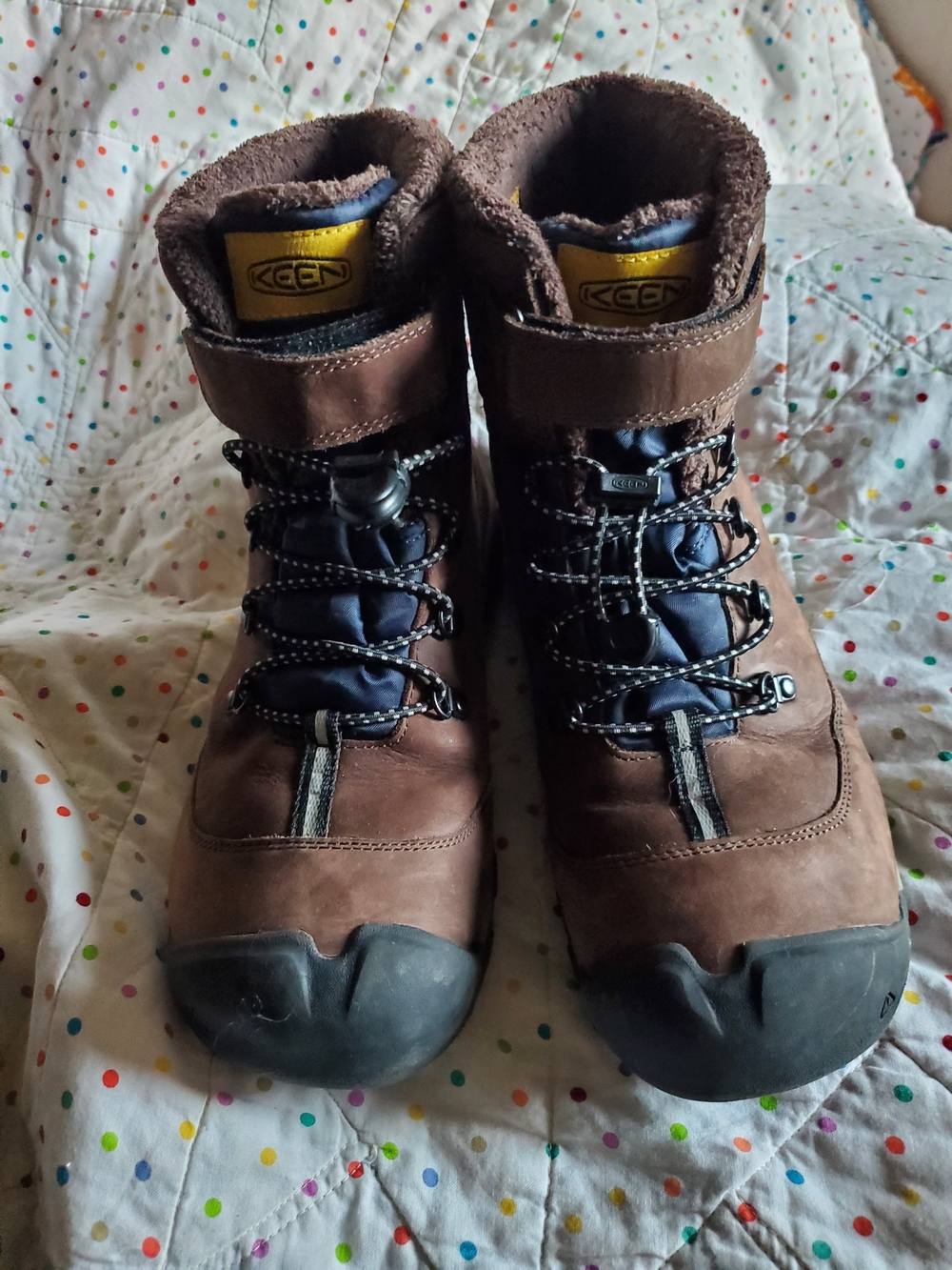 KEEN Women's Brown  Waterproof Hiking Boots Size 6.